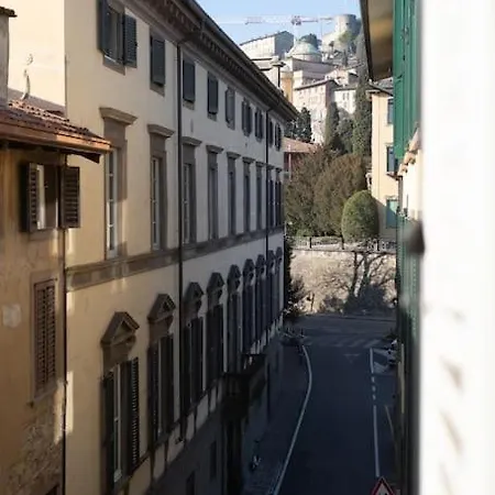 Biancoperla * Bérgamo